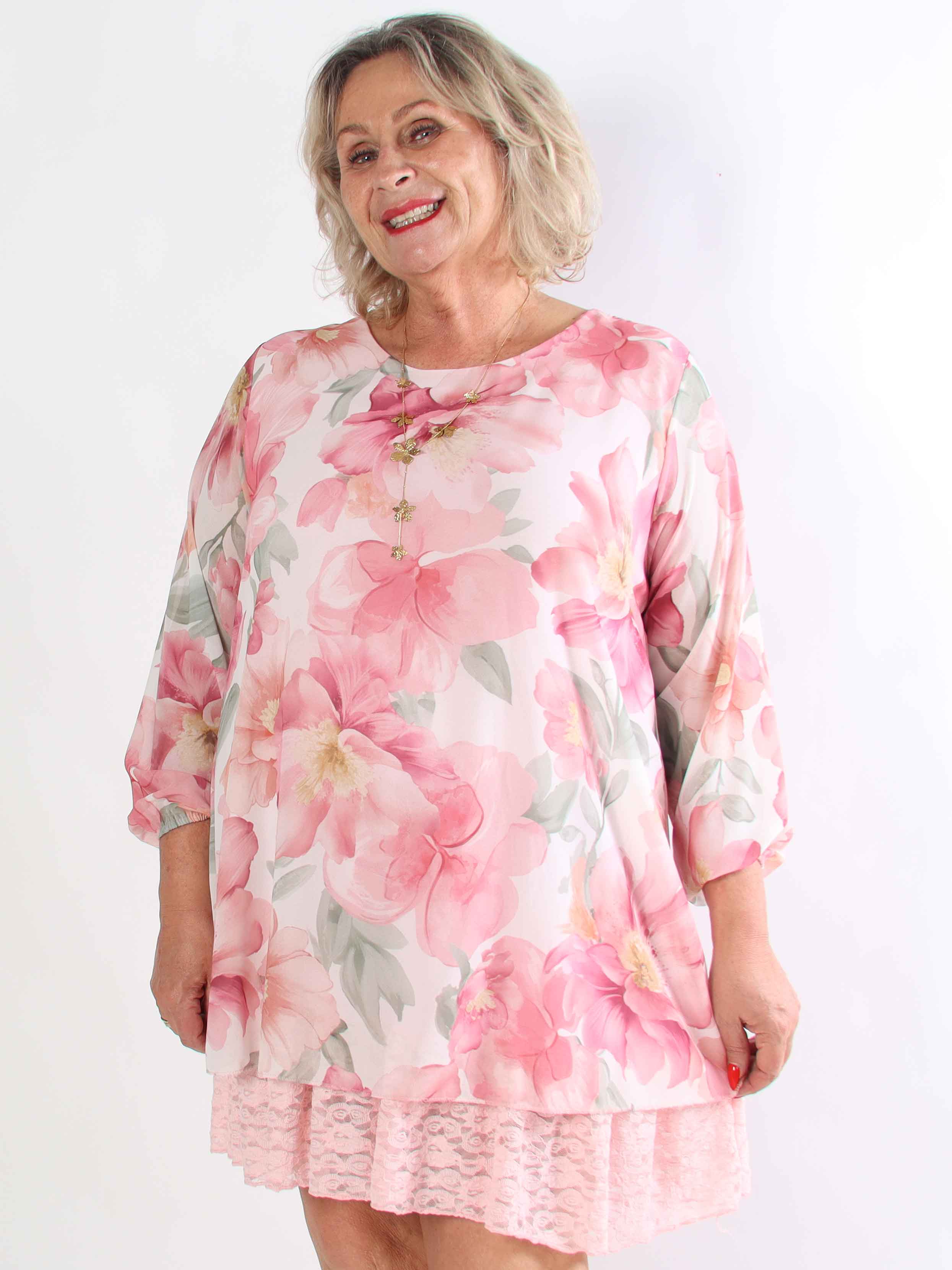 Lauren - Plus size tunikakjole i chiffon med blomsterprint og blondekant